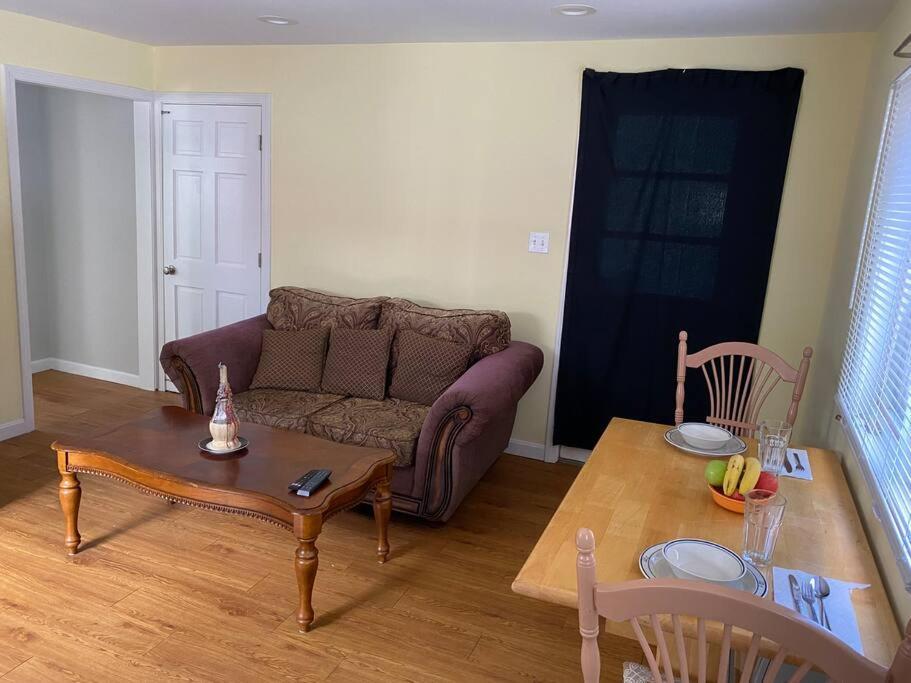 Sunny One Bedroom In Historic Downtown Dover Bagian luar foto
